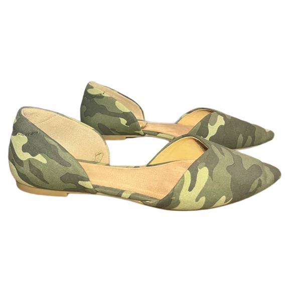 ❌SOLD❌ Old Navy - Camouflage D’Orsays - Picture 3 of 6